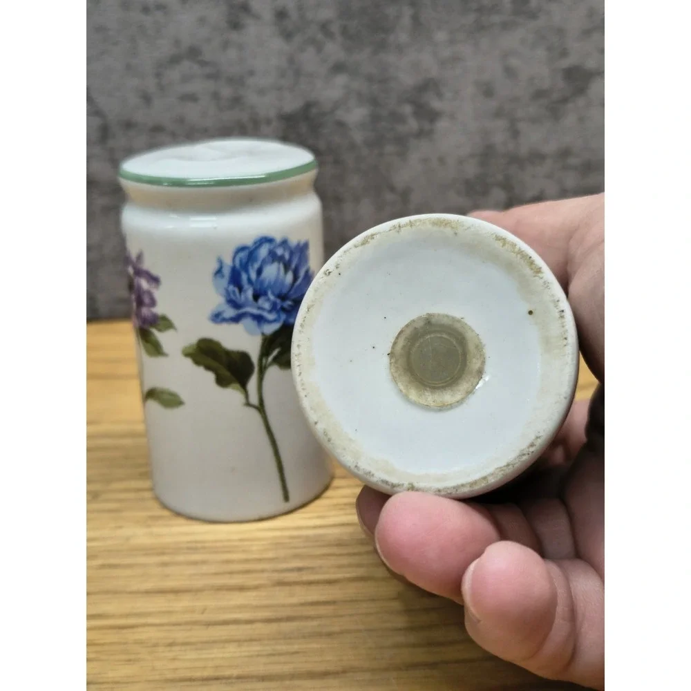 Salt and Pepper Shakers Set Ceramic Multi Color Floral Pattern Yellow Blue